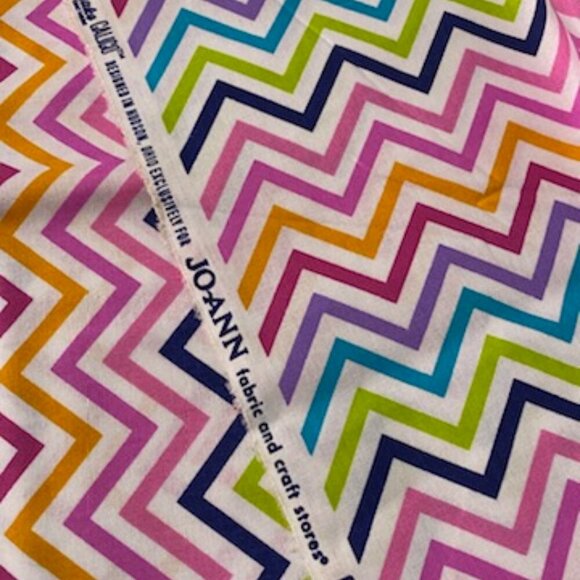 SUPER FUN RAINBOW Multi Color Chevron Fabric By the Yard NEW Keepsake Calico BTY - Picture 2 of 2